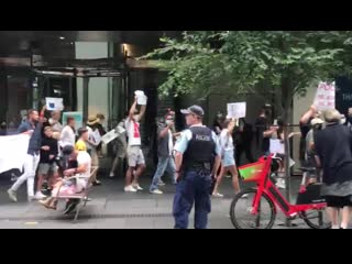 video оказывается и в солнечной австралии за свободу навальному вышли тридцать человек sex