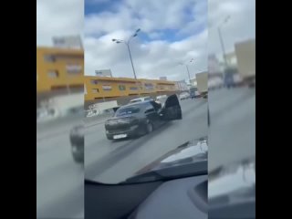 video водителя и пассажира заниженной lada которые с открытыми дверями под звуки лезгинки проехали по мкад оштрафовали sex