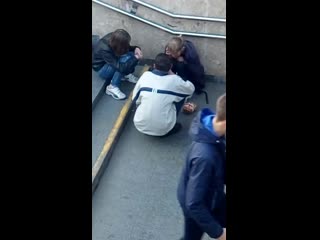 video наедушница анорексичка с дружбаном и пьяной в сопли подругой на рабочем месте sex