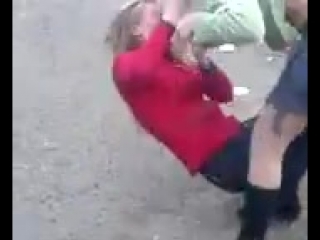 video сняла лифчик девочке во время драки уличные драки ru sex
