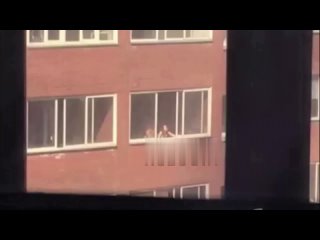 video в новосибирске заметили возлюбленную парочку которая трахалась у открытого окна пока за ними подсматривали другие sex