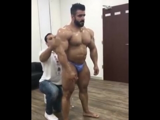 video гейхран намазывает маслом араба гей эротика порно бодибилдер качок мускулистый мужик парень спортсмен стероиды sex