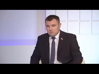 video воронежский депутат александр чуфинёв завис на вопросах о тратах бюджета на новогодние украшения sex