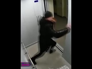 video любовь зла в казани мужчина избил лифт в доме своей возлюбленной предположительно после того как она его выгнала sex