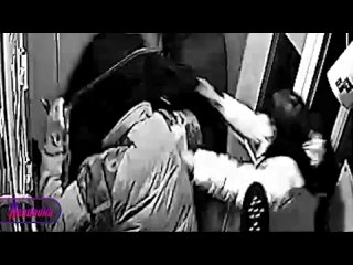 video мужчины битами избили женщину в подъезде а все из за молодые пса не первый раз пытаются убить sex