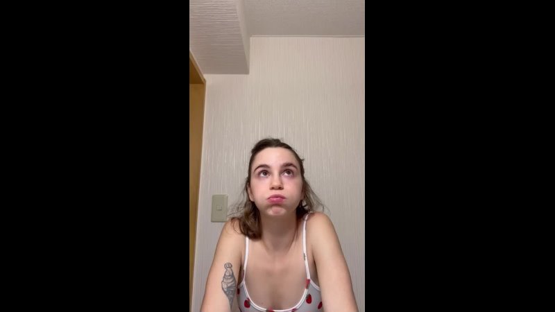 video сучка марьяна ро палит сосочки и сбривает брови твои блогерши sex