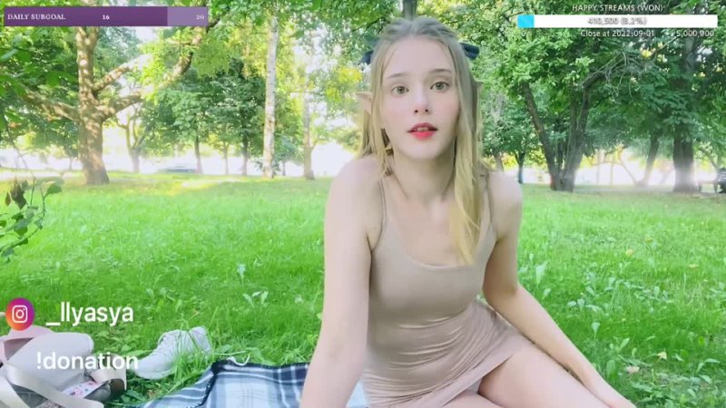 video милашка стримерша ляся ругается и светит прелестями lyasyaa твои блогерши sex