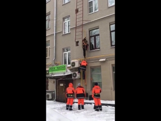 video несчастный случай при чистке снега ребят реально жалко sex