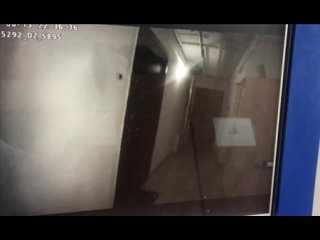 video девушка застрявшая в квартире прострелила дверь sex
