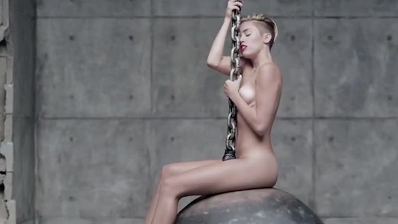 video майли сайрус голая miley cyrus голая в клипе wrecking ball 2013 голые знаменитости sex