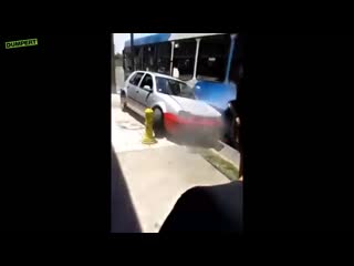 video дерзкий учитель довел до ярости водителя автобуса sex