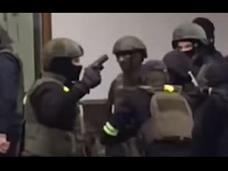video жесткое задержание пожилого мужчины в районе немиги днем 8 ноября sex