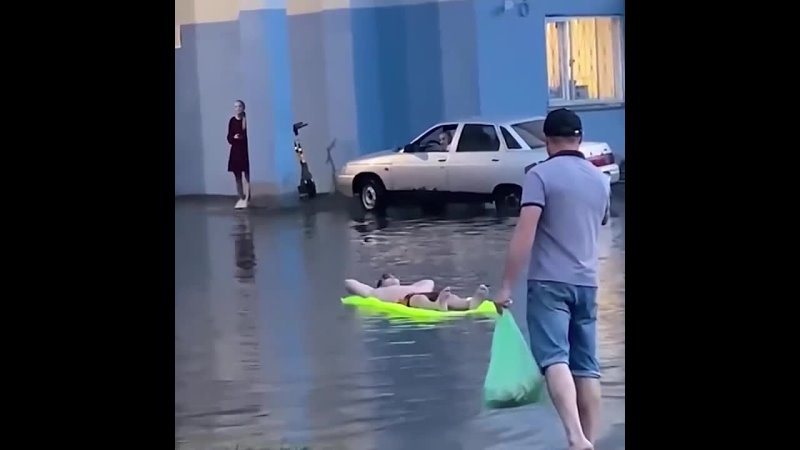 video когда на пляжах страны нет места для тебя а плавать хочется sex