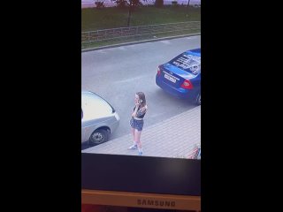 video пытался заснять что под юбкой sex