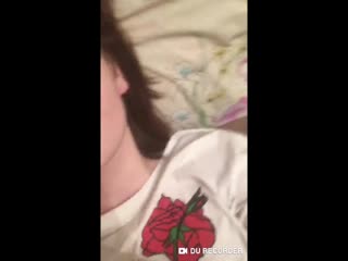 video молодая мастурбирует по трансляции sex