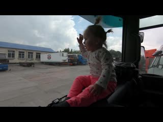 video дальнобойщик взял в недельный рейс свою маленькую дочь и жену sex