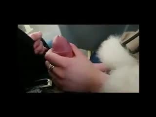 video сосет в автобусе реально секс порно в общественных местах sex