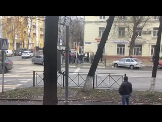 video в подмосковье псих с мачете принял девушку с ребенком за зомби и набросился на них sex