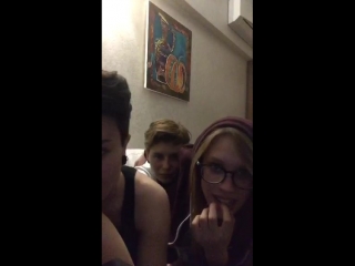 video лесбиянки целуются на заднем фоне перископperiscope sex