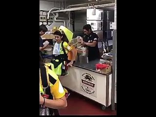 video бииру но урико японские пивные девушки меняют свои бочонки sex