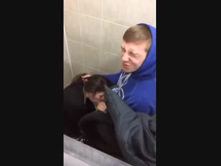 video выебал в школьном туалете одноклассницу порно минет сосёт скрытое в туалете девственница секс частное студенткахд sex