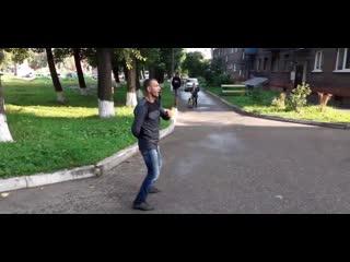 video вписка новокузнецкий зомби добавил ложку мёда в суровые будни местных жителей нормально прёт оп дававй давай sex