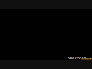 video белая няшка занимается лесбийским межрасовым сексом под душем с sex