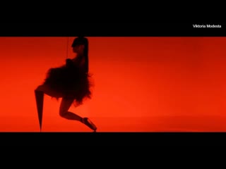 video виктория модеста покоряет парижское кабаре sex