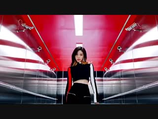 video ryujin starting the song in english and then with her rap kinda shaking at the power sex
