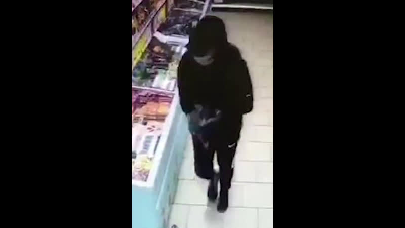 video грабители попытались обнести пятёрочку в мурино но жёстко обломались sex