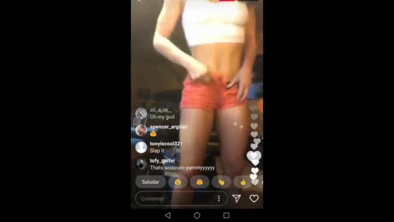 video abella danger twerks in the periscope at the phone показывает сочную жопу в камеру sex