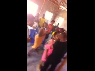 video в зимбабве шизик из церкви изгонял дьяволов из женщин с помощью длительных поцелуев sex