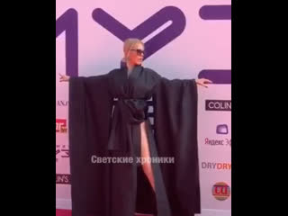 video маша малиновская явилась на премию музтв без трусов sex
