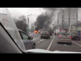video в столичном районе новогиреево произошло чп на дороге загорелась грузовая газель sex