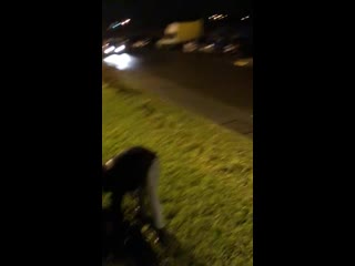 video в питере бухой патрульный так устал что решил прилечь поспать под окнами дома sex