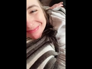 video играю со своей задницей перед ужином и приходит компания самые горячиe девочки порно секс минет сиськи жопа sex