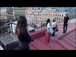 video полиция накрыла интим салон в петербурге который располагался в 5 комнатной квартире работницы попытались скрыться sex