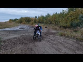 video девушка учится ездить на питбайке питбайк на автомате sex