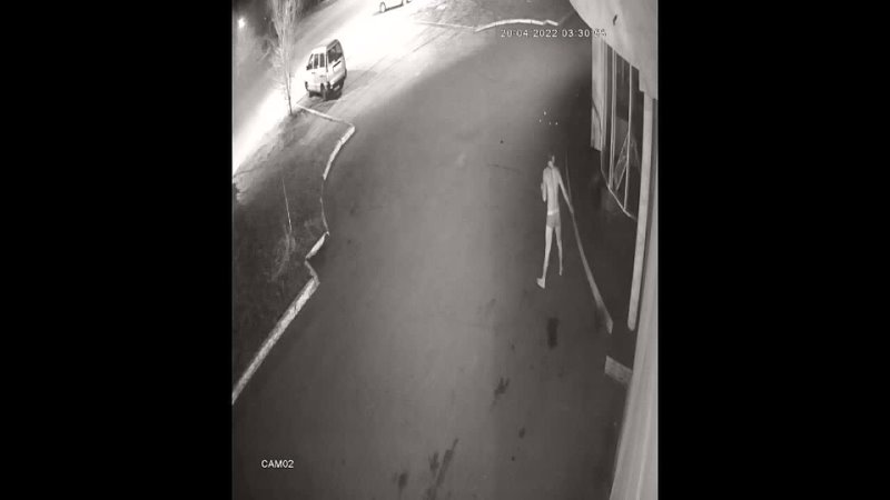video мужчина разбил урной окна в развлекательном центре карибы в чите sex