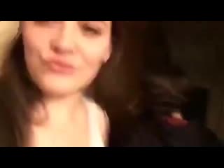 video юные бабы спалились перед парнями на вписке sex