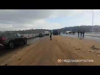 video на трассе в башкирии две фуры буквально расплющили автомобиль митсубиси лансер sex