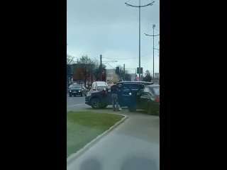 video быдло мажоры на audi q7 наехали на парнишку в logane за то что он возмутился и посигналил им за поворот со второго sex
