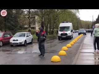 video деловая мадемуазель на range rover оставила свою машину в неположенном месте и закрыла тем самым проезд sex