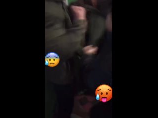 video двое молодые пришли забрать долг у местного наркомана но с самого начала всё пошло не по плану и закончилось дракой sex
