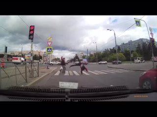 video пьяный гимнаст исполнил трюк прямо на пешеходном переходе sex
