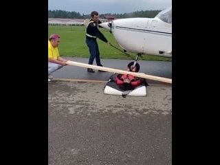 video якутскую экстремалку во время неудачного трюка переехал автомобиль женщина хотела установить рекорд россии sex