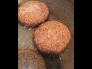 video котлеты из говядины в панирое плотные мясные настоящие при изготовлении используется только говядина и как во все sex