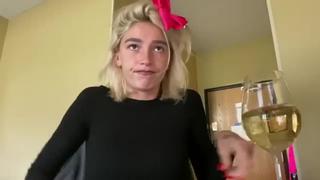 video настя ивлеева показала грудь задрала кофту засветила сиськи голая грудь блогерш слив ивлеевой приватное видео sex