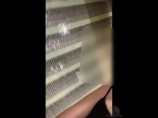video когда вы думаете что вы одни в раздевалке отеля пока кто то не спросит вас как пройти к бассейну отеля самые sex