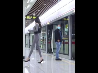 video мужик ей в пупок дышит sex